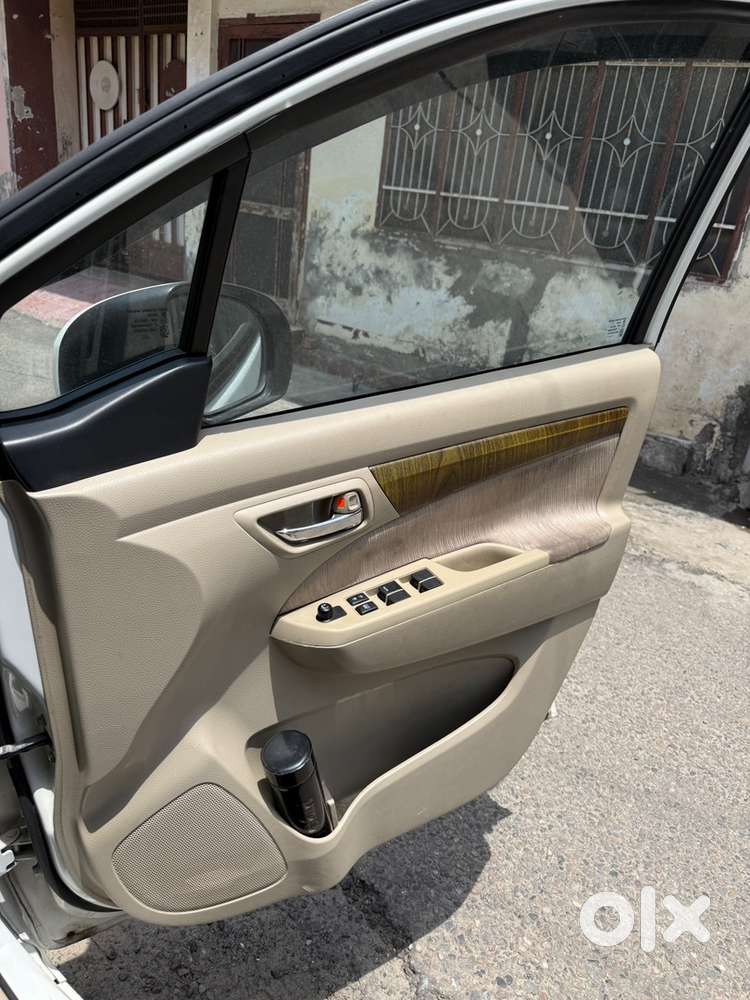 Maruti Ertiga Zdi 2012