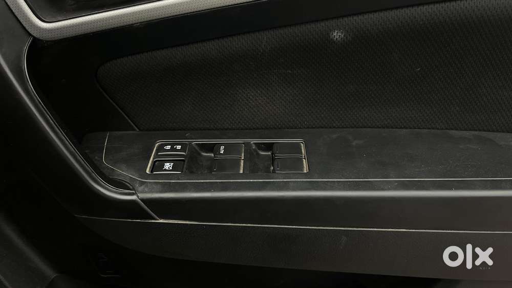 Maruti Suzuki Brezza Zxi Plus At, 2022, Petrol
