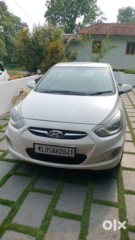 Hyundai Fluidic Verna 2013 Petrol 140000 Km Driven