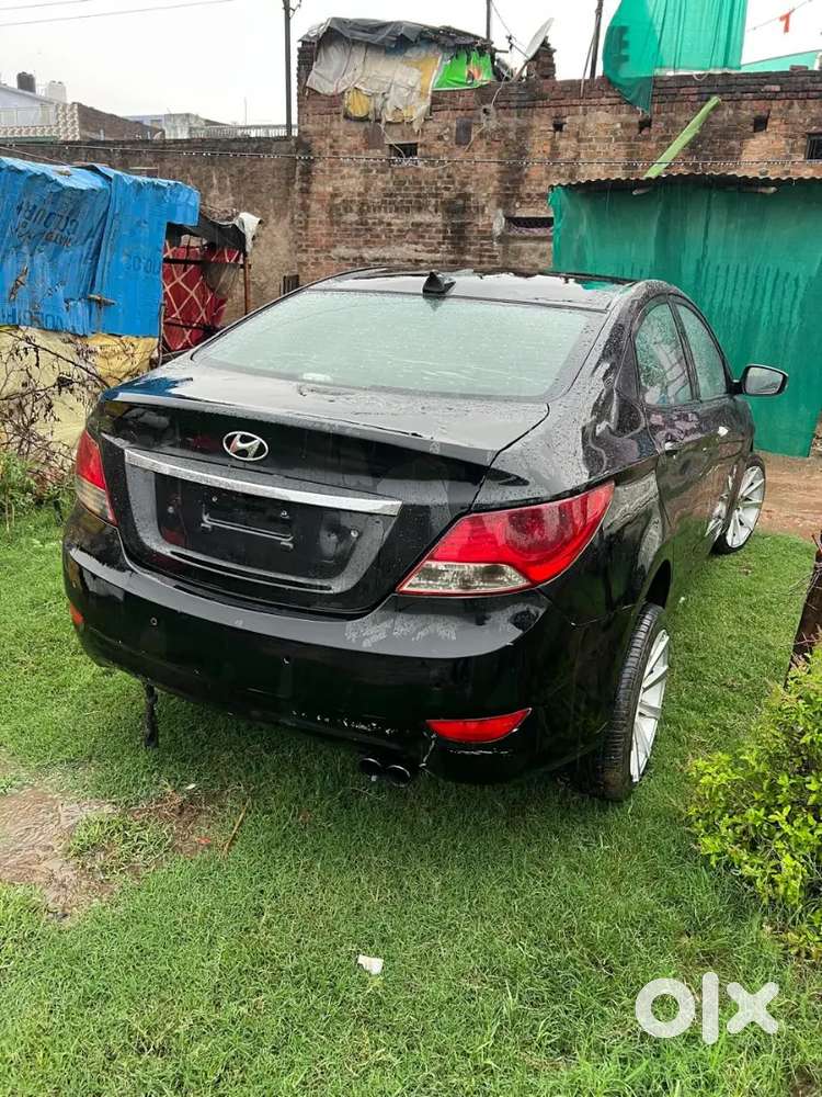 Hyundai Verna Fluidic 2013 Diesel Manual Wall Maintenan Car Good Look