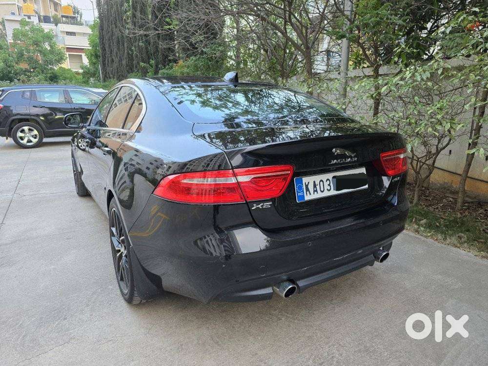 Jaguar Xe Portfolio, 2017, Petrol