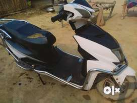 Olx battery cheap wali scooty