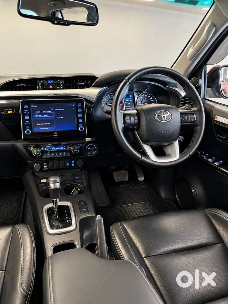 Toyota Hilux 2.8 High 4x4 Mt, 2023, Diesel