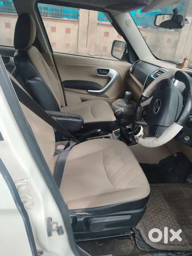 Mahindra Tuv 300 2018