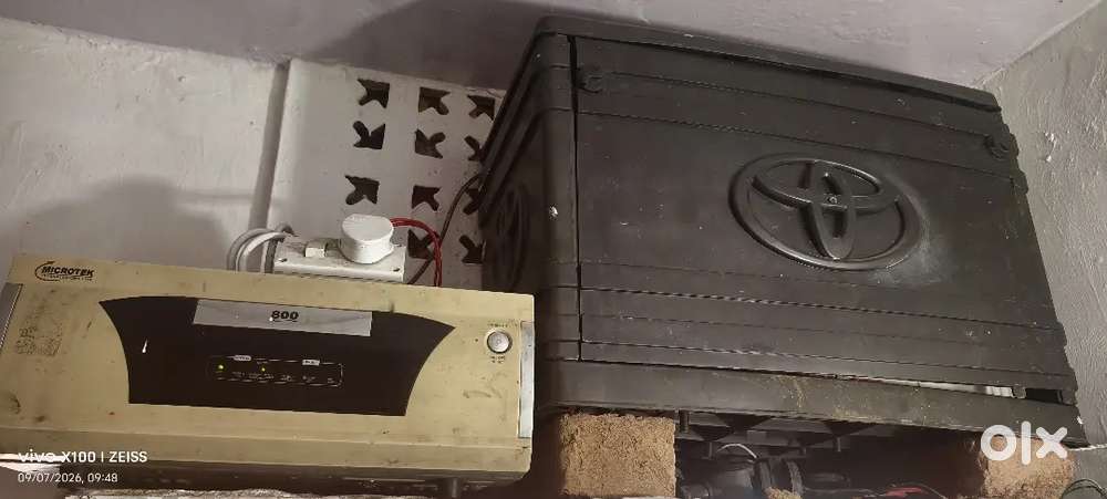 Inverter with battery