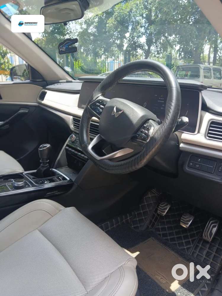Mahindra Xuv700 2.2 Ax 7 Diesel Mt Luxury Pack Str, 2024, Diesel