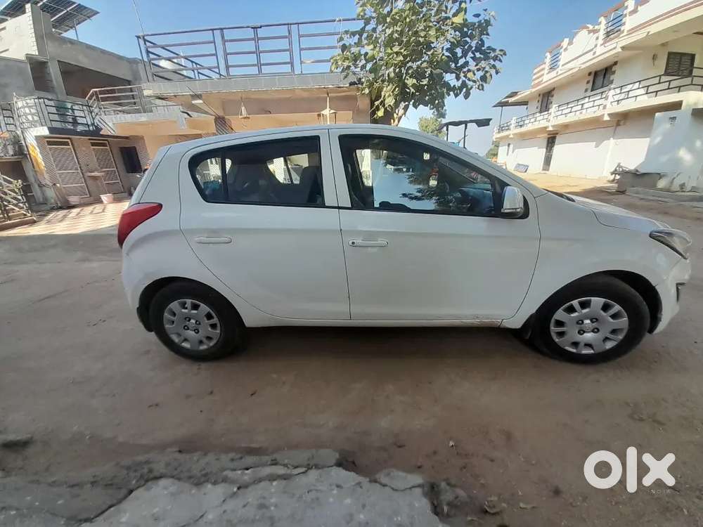 Hyundai  I20 2013 Diesel Well Maintained And Brand New  Ac Install