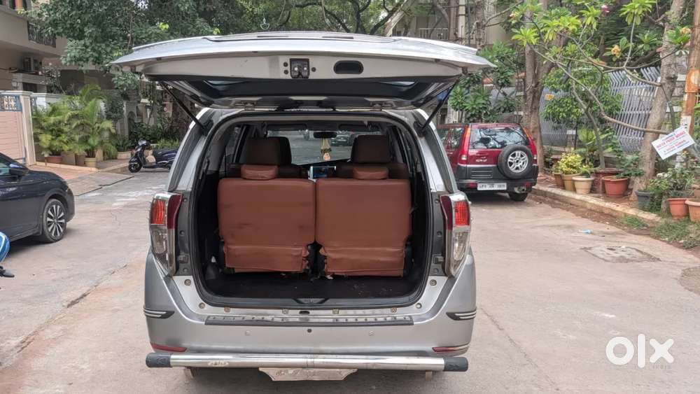 Toyota Innova Crysta [2020-ongoing] 2.4 Gx 7 Str, 2017, Diesel