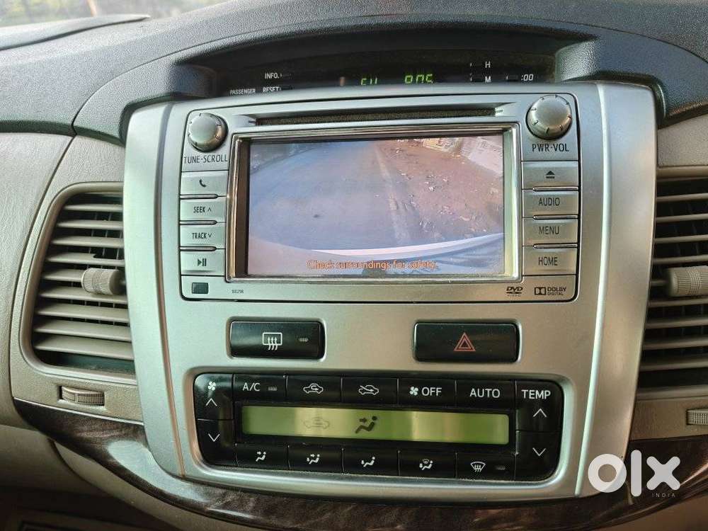 Toyota Innova 2.5 Vx 8 Str Bs-iii, 2015, Diesel