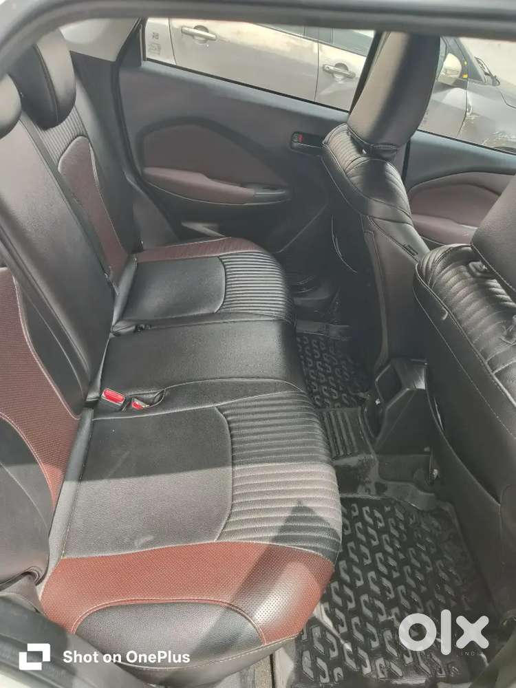 Maruti Suzuki Fronx 2023 Plus 1.2 Ags