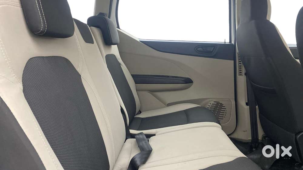 Renault Triber Rxt, 2022, Petrol