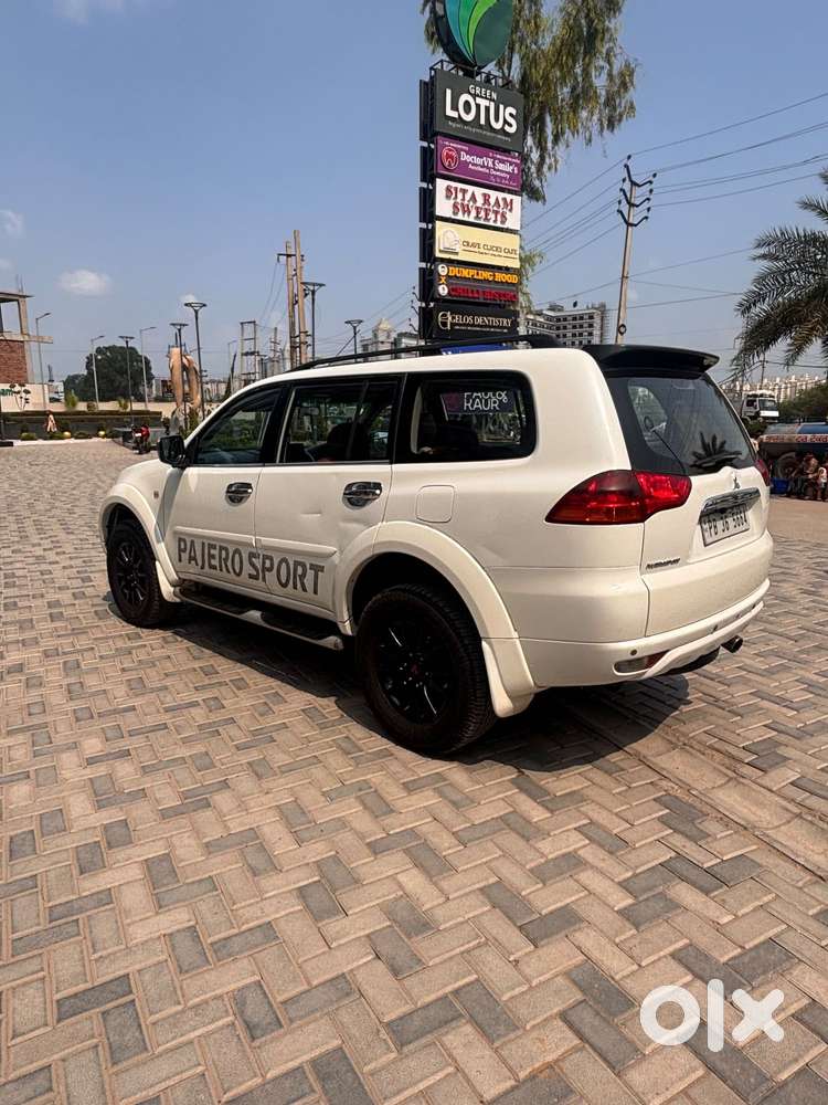 Mitsubishi Pajero Sport 2.5 Manual, 2012, Diesel