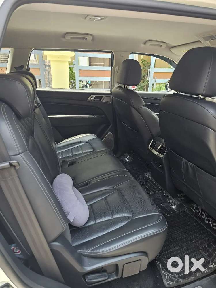 Mahindra Alturas G4 2022 Diesel 50000 Km Driven