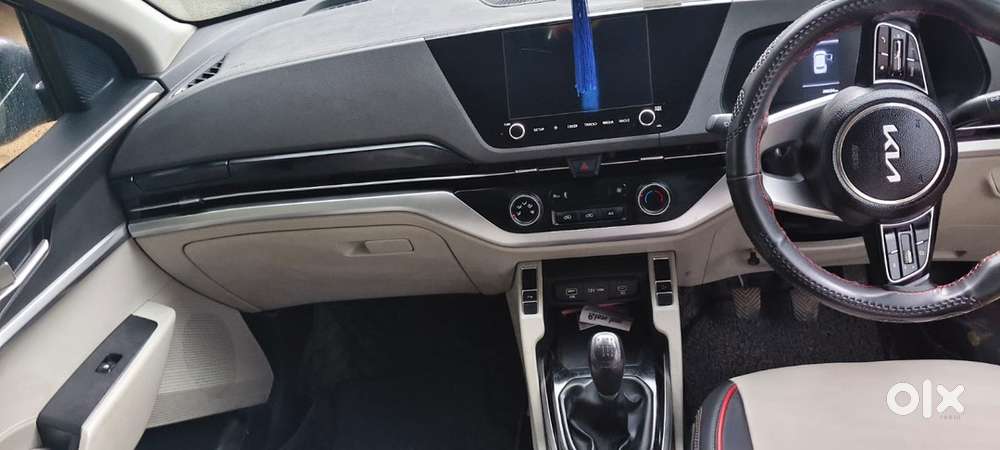 Kia Carens Petrol 2023
