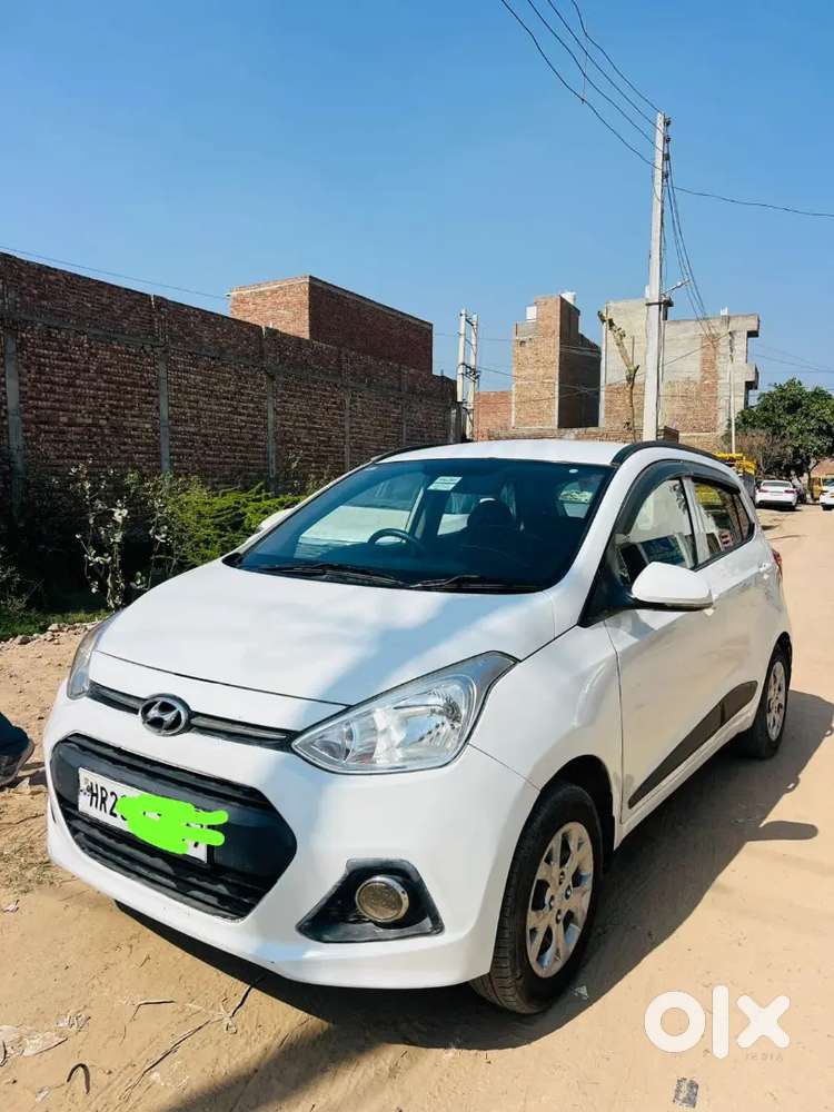 Hyundai Grand I10 Sportz      Modal 2015/16 Diesel 83000 Km Driven
