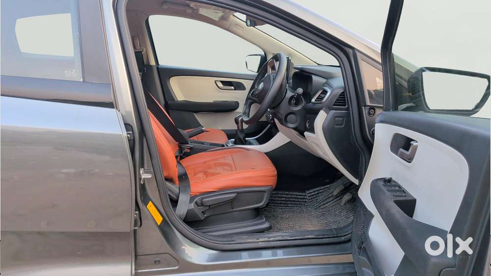 Tata Altroz Xz, 2025, Petrol
