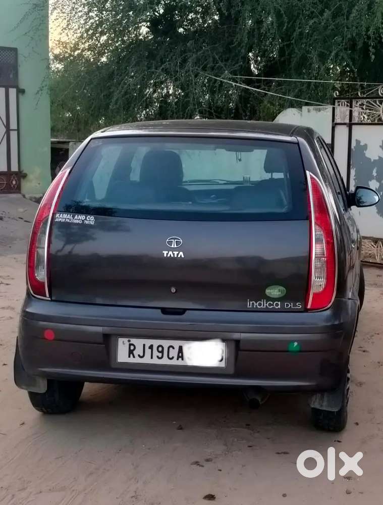 कार की कंडीशन बहुत अच्छी है ओर ट्रांसफर के कारण बेच रहे हैं।