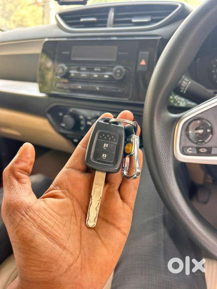 Neat And Clean Car For Family With Company Service Record