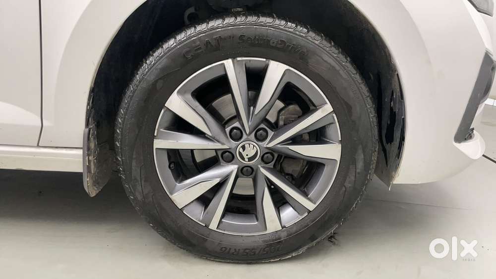 Skoda Slavia Style 1.0l Tsi Mt, 2022, Petrol