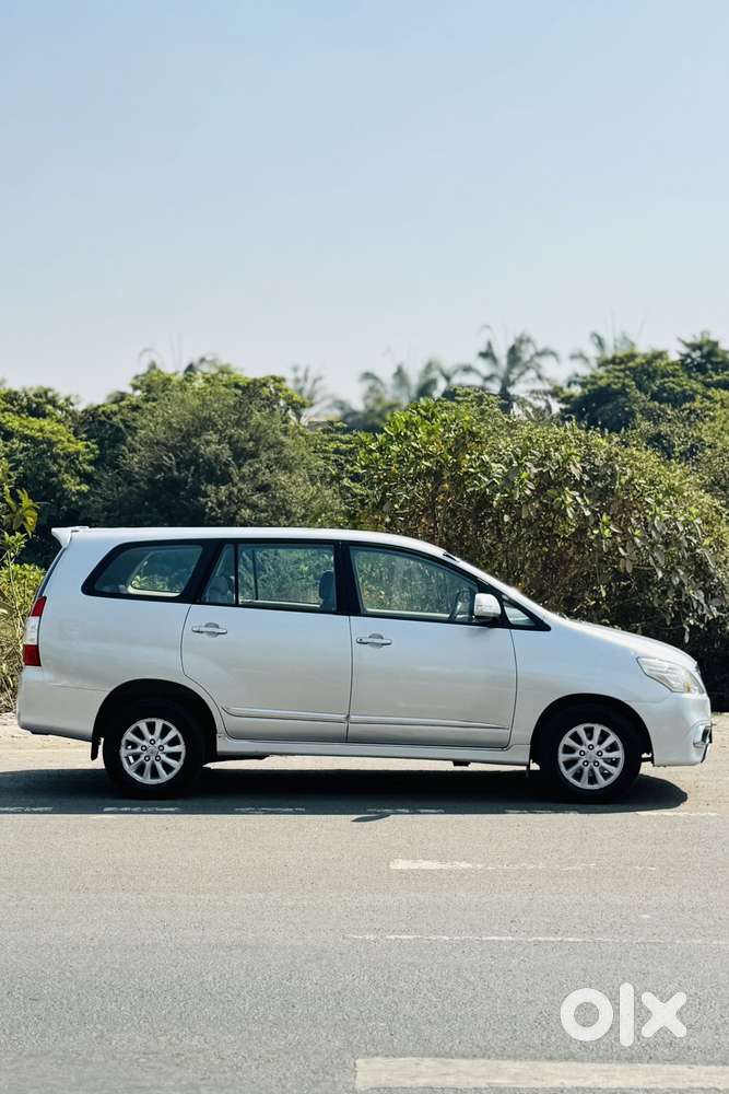 Toyota Innova 2.5 Vx 8 Seater Bs Iv, 2014, Diesel
