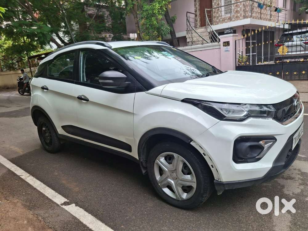 Tata Nexon 1.2 Revotron Xma Amt (s), 2022, Petrol
