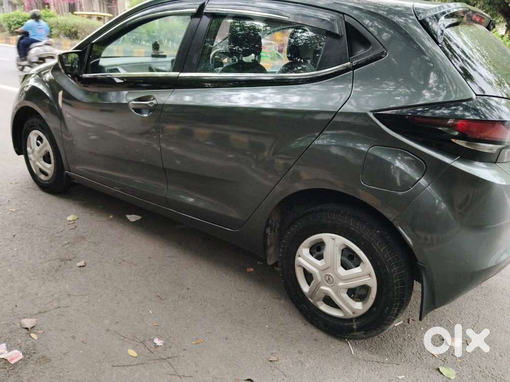 Tata Altroz 1.2 Xe, 2021, Petrol