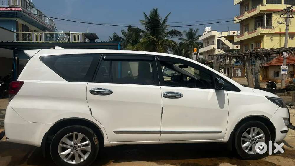 Toyota Innova Crysta 2017 Variant
