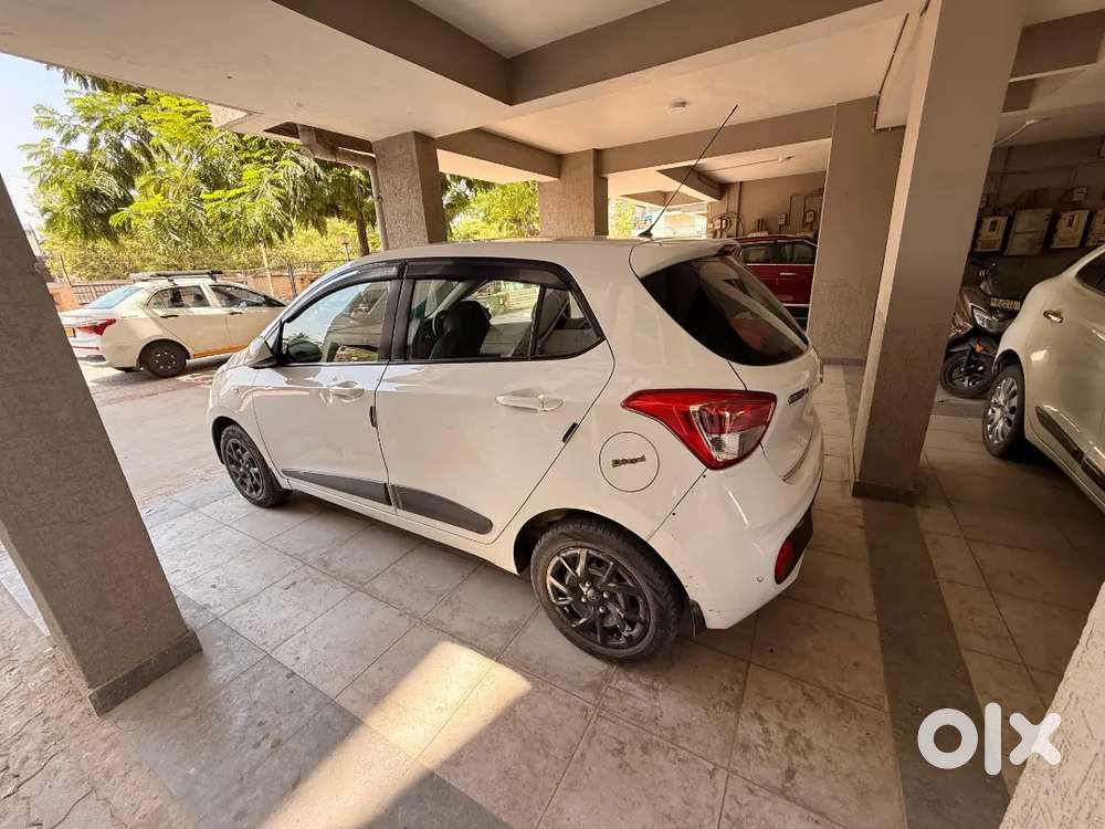 Hyundai Grand I10 Sportz Diesel 2017 Well Maintained