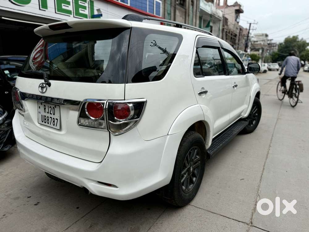 Toyota Fortuner 4x2 Manual, 2016, Diesel
