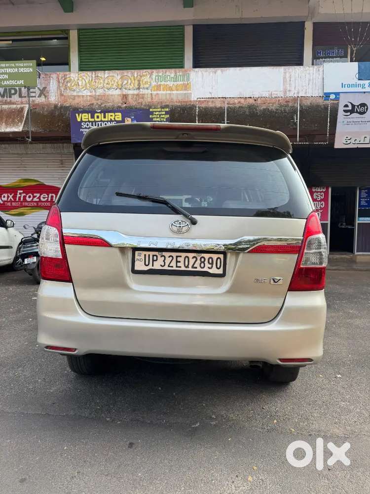 Toyota Innova 2012 Diesel Well Maintained