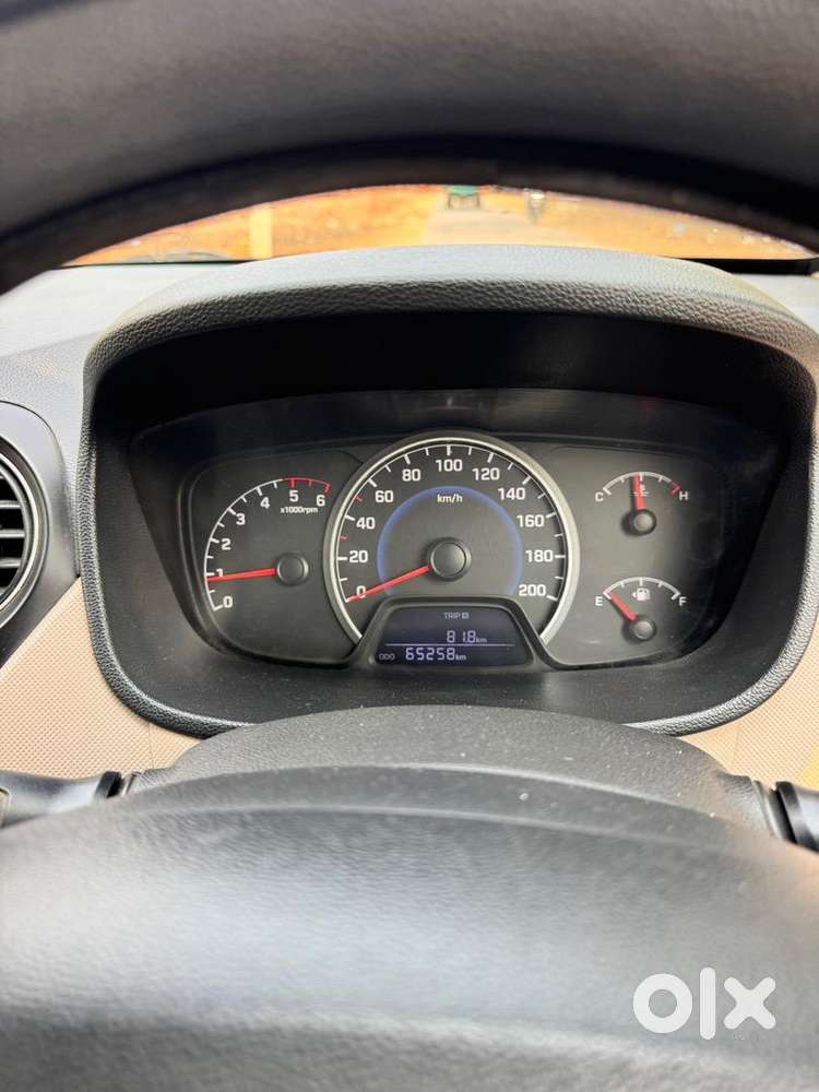 Hyundai Grand I10 Sportz 2016 Well Maintained