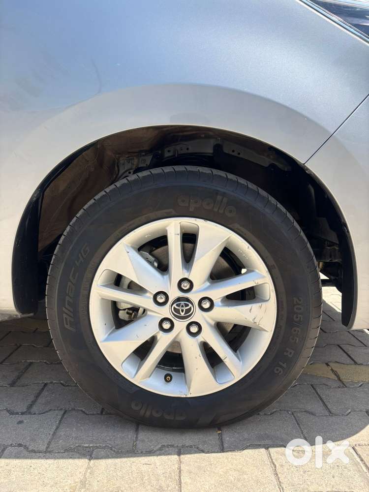 Toyota Innova Crysta [2020-ongoing] 2.4 Vx 8 Str, 2023, Diesel