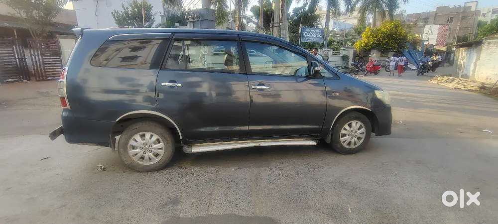 Toyota Innova 2010 Diesel 222000 Km Driven Insurance Runing