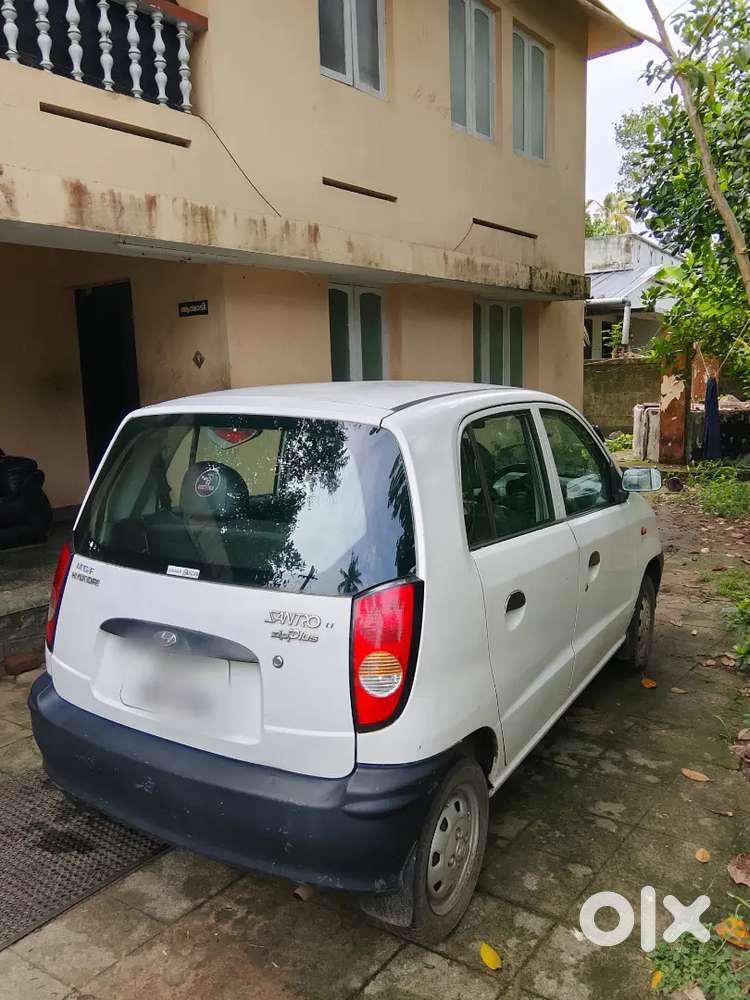 Hyundai Santro 2003, കഴിഞ്ഞ 13 വർഷങ്ങളായി ഡോക്ടറുടെ ഉപയോഗത്തിലുള്ളത്.