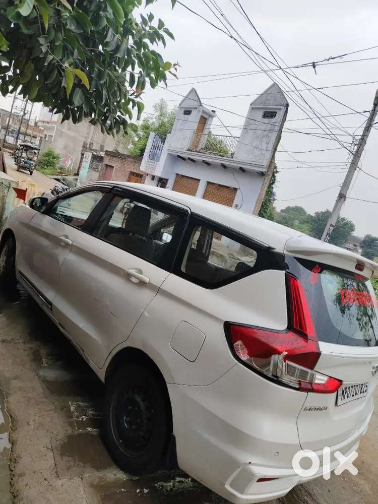 Maruti Suzuki Ertiga 2024 Variant Vxi Cng