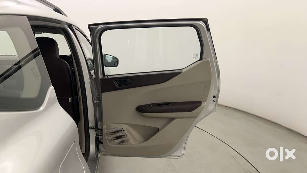 Renault Triber Rxt Easy-r Amt, 2022, Petrol