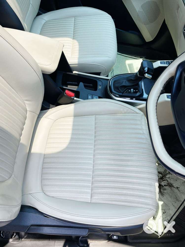 Kia Carens Clavis, 2025, Petrol