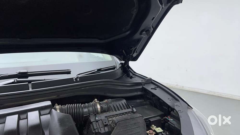Mahindra Xuv700 2.0 Ax 7 Petrol At Str, 2023, Petrol