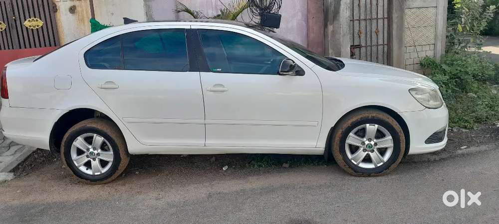 Well Maintained Skoda Laura Automatic Diesel 2010