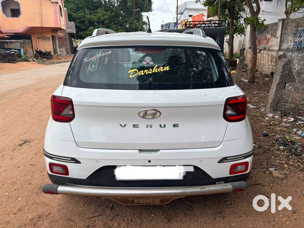 Hyundai Venue Petrol Manual 2022 Year
