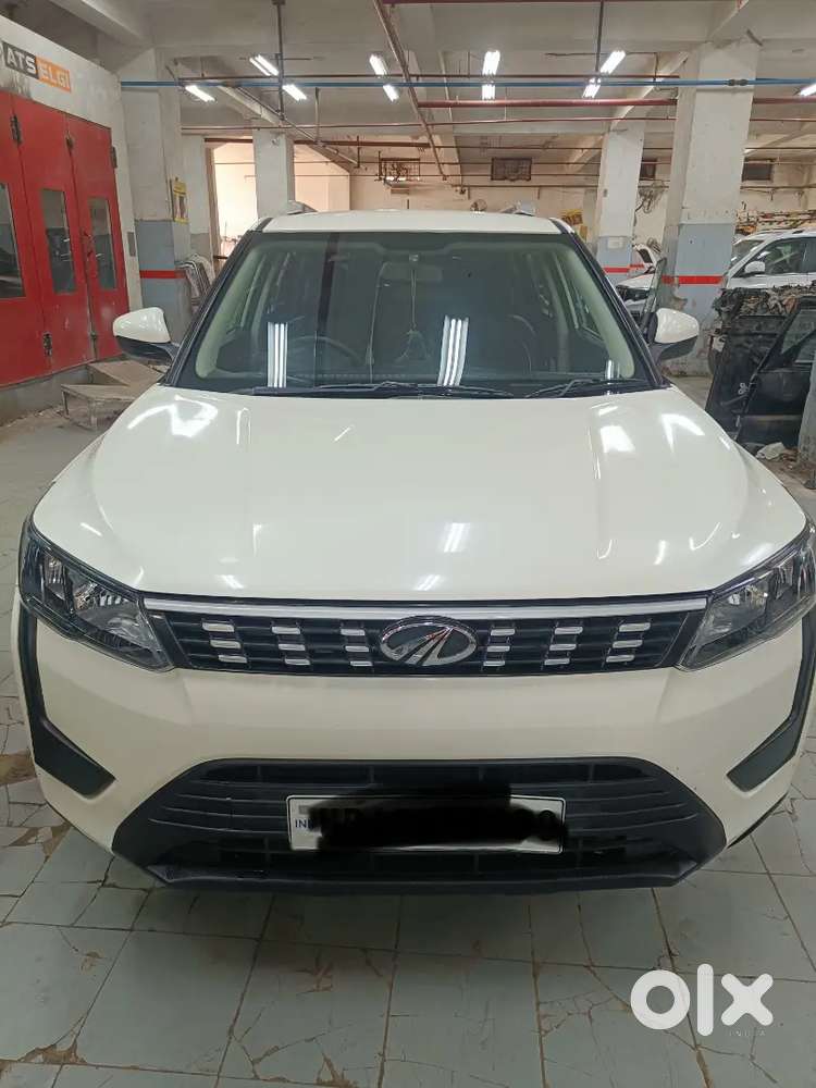 Mahindra Xuv300 2022 Petrol 12800 Km Driven