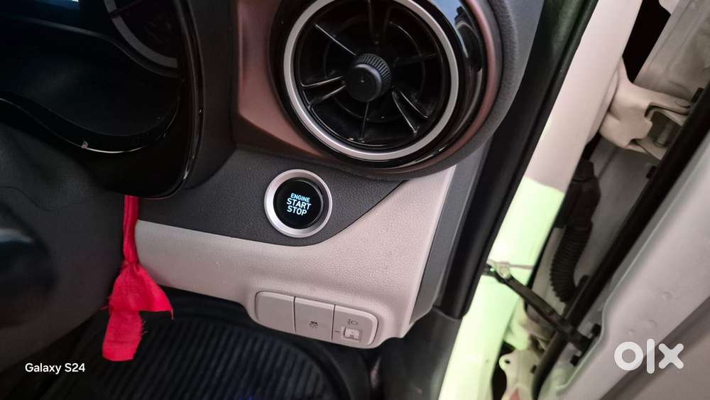 Hyundai Aura Sx (o) Manual, 2023, Petrol