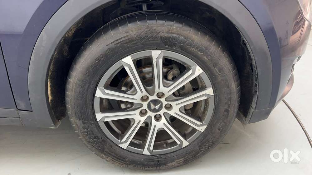Mahindra Xuv700 2.0 Ax 7 Petrol At Luxury Pack Str, 2021, Petrol