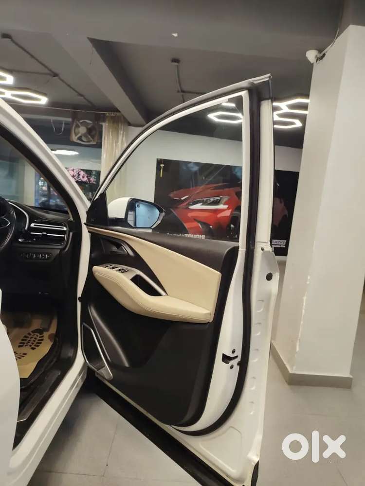 Mg Hector 2023 Petrol 39800 Km Driven