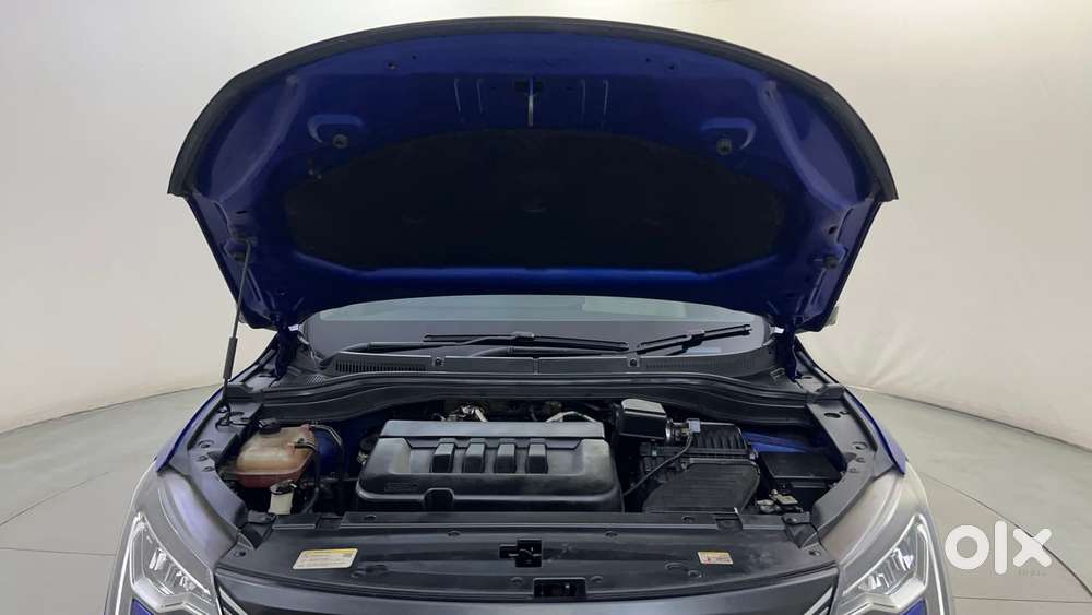 Mahindra Xuv700 2.2 Ax 7 Diesel Mt Luxury Pack Str, 2023, Diesel