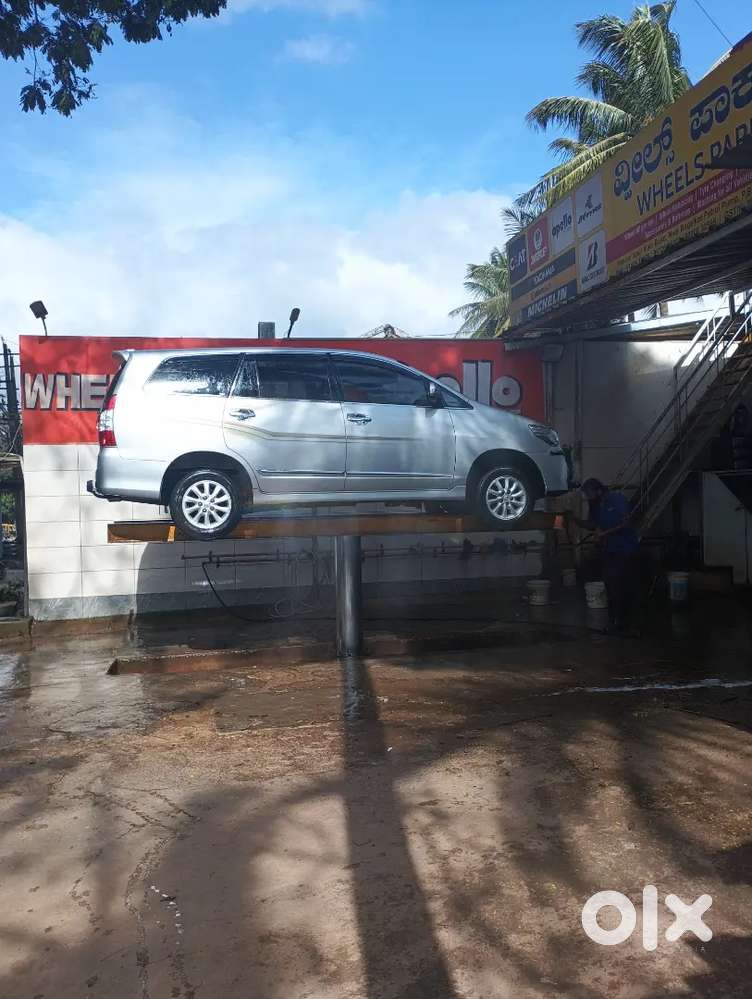 Toyota Innova 2015 Diesel 150000 Km Driven