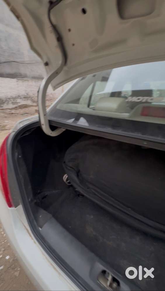 Maruti Suzuki Dzire 2019 Cng & Hybrids 680000 Km Driven