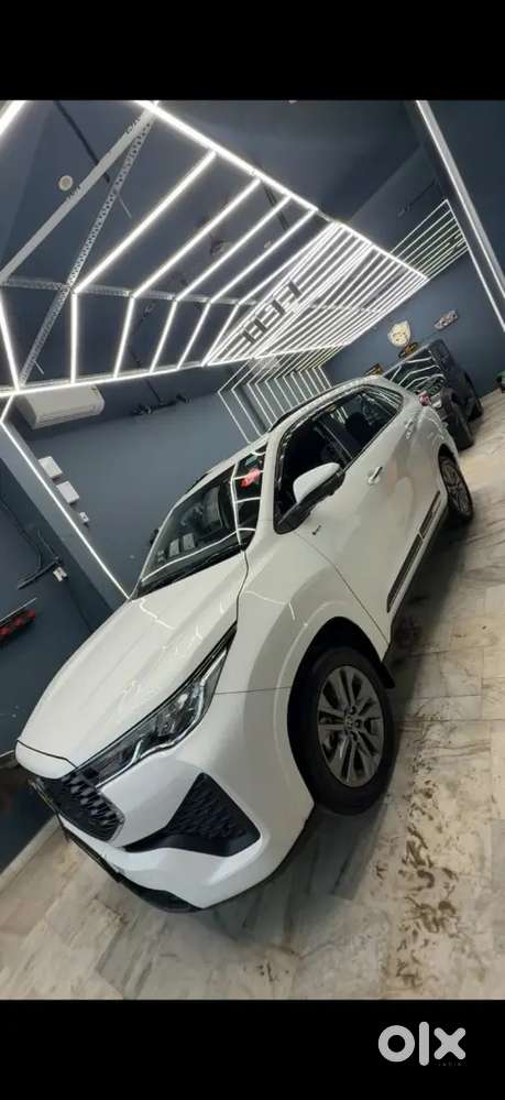 Toyota Innova Hycross 2025 December 9039 Km Driven