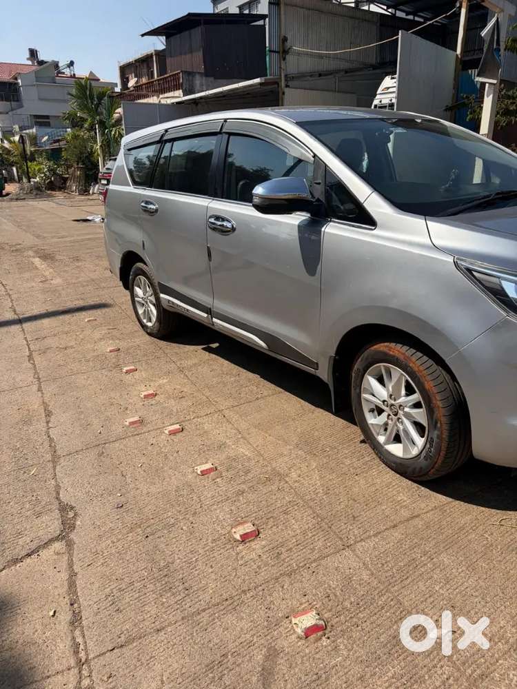Toyota Innova Crysta 2.4 G 2017