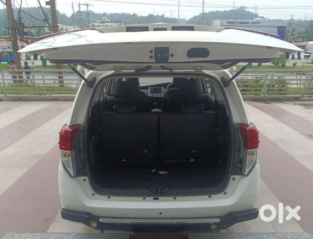 Toyota Innova Crysta 2.4 G Mt, 2017, Diesel